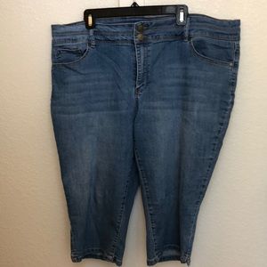 D. Jeans capris blue jeans